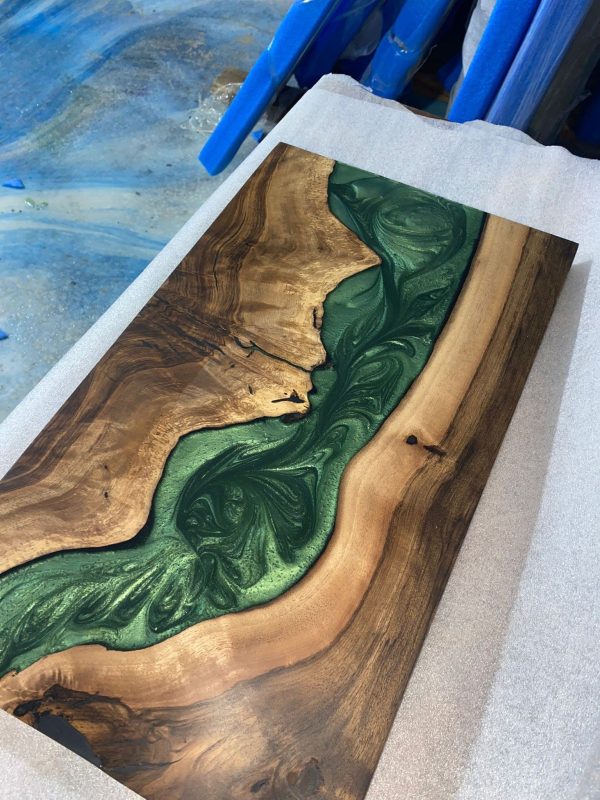 Custom 18”x 10”Walnut Wood, Epoxy Resin Table, Handmade Epoxy River Table, Custom Walnut Epoxy Table, Unique  Epoxy Table for Peggy1 For Cheap