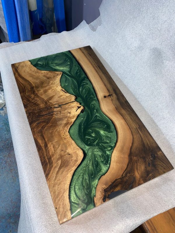 Custom 18”x 10”Walnut Wood, Epoxy Resin Table, Handmade Epoxy River Table, Custom Walnut Epoxy Table, Unique  Epoxy Table for Peggy1 For Cheap